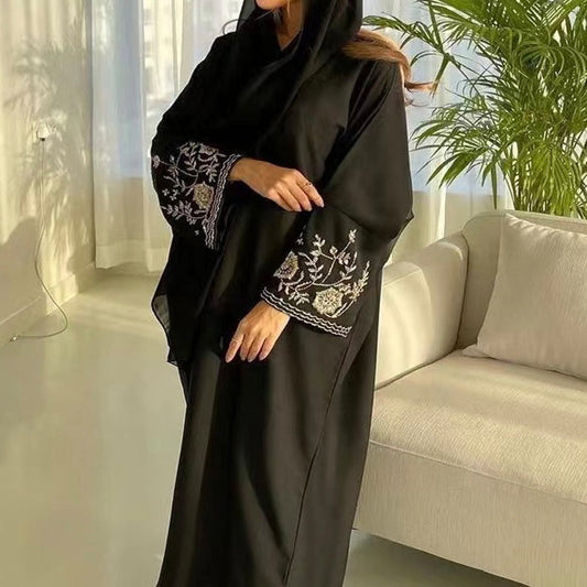Kimono Asuka de Dubai avec détails brodé sur les manches