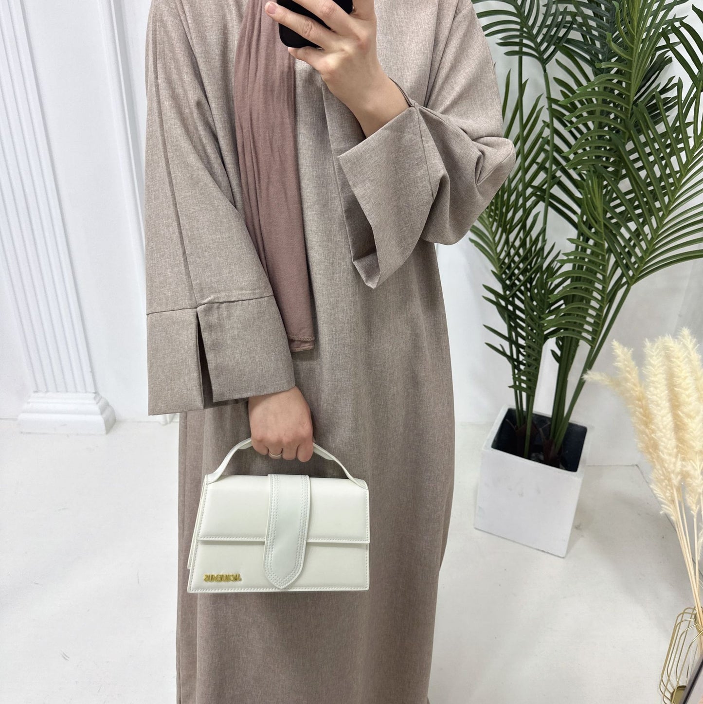 Abaya Kiyomi minimaliste